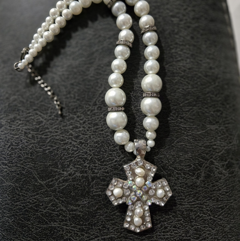 Elegant Faux Pearl, Rhinestones and Silver Cross Necklace